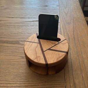 Wooden Round cell phone amplifier